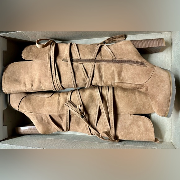 Cklass boots ( New ) Size ; 8. Mex ; 25.0 - Picture 1 of 4